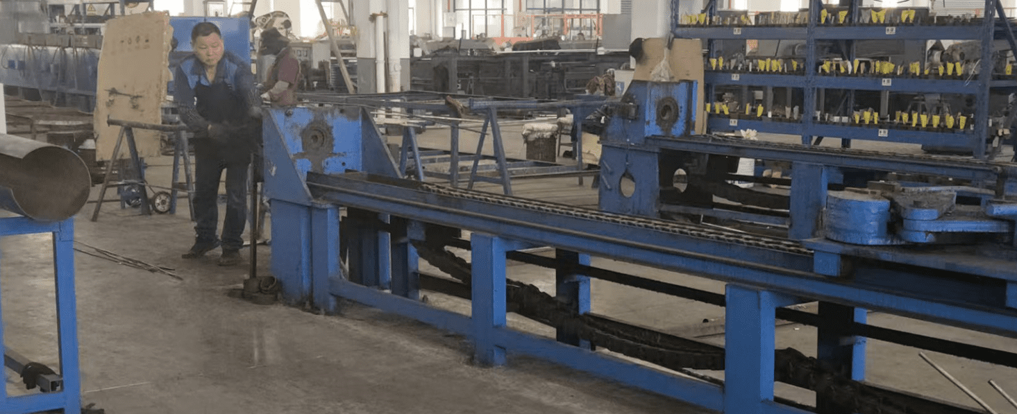 Corrosion-resistant Super Duplex S31803 heavy hex bolts for offshore oil and gas platforms