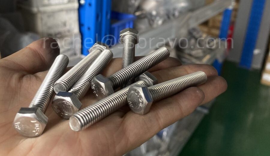 Polished 316L (1.4404) stainless steel bolt with a clean, reflective finish for coastal construction and medical equipment in South Korea