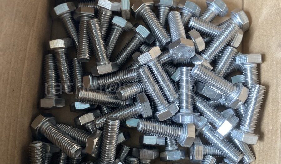 Corrosion-resistant Incoloy 825 heavy hex bolt designed for sulfuric acid processing and chemical plant infrastructure in South Arabia